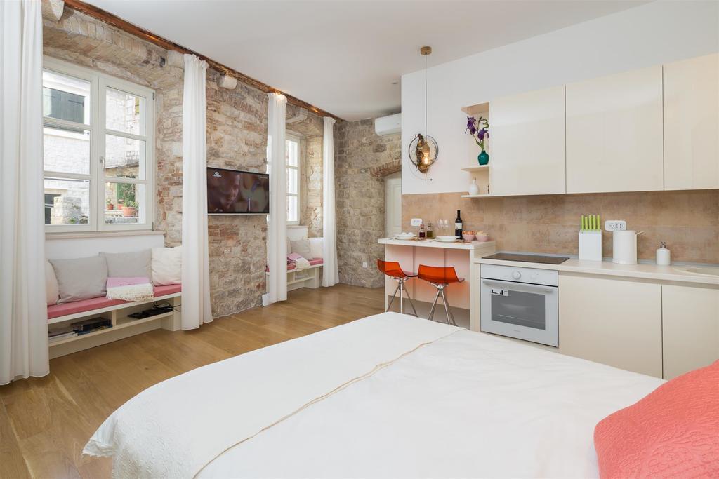 That Place Studio Apartment Trogir Exterior foto